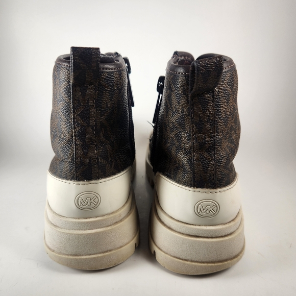 MICHAEL KORS Girls Payton Boot Size 2 Brown Lug Sole Signature Logo Textile - Picture 11 of 13